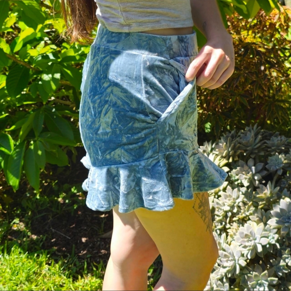 Blue Ruffle Shorts Tube Top Set - Picture 4 of 6